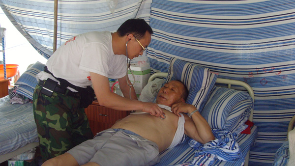2008年汶川大地震我院派出5名.jpg
