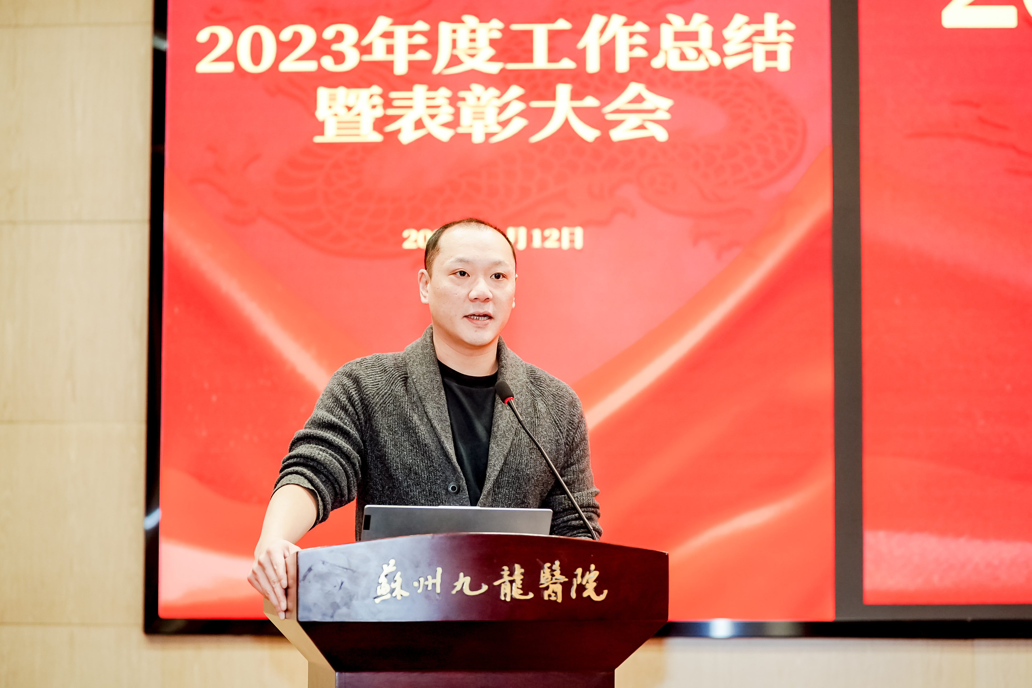 LIU06798_685703.jpg